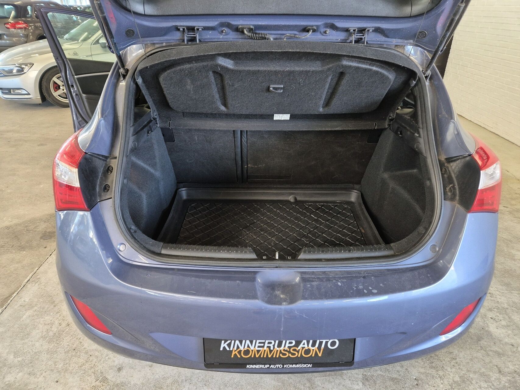 Blå Hyundai i30 fra 2013