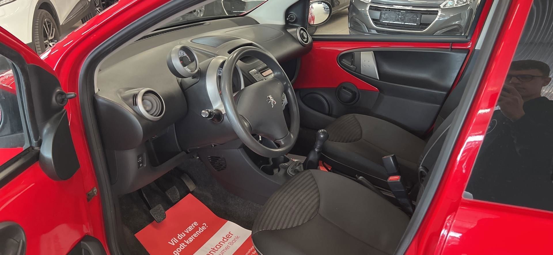 Peugeot 107 1,0 Champion Air 68HK 5d