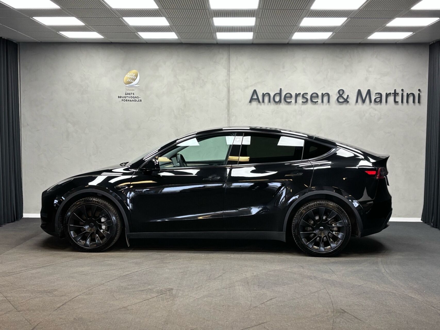 Tesla Model Y EL Long Range AWD 514HK 5d Aut.