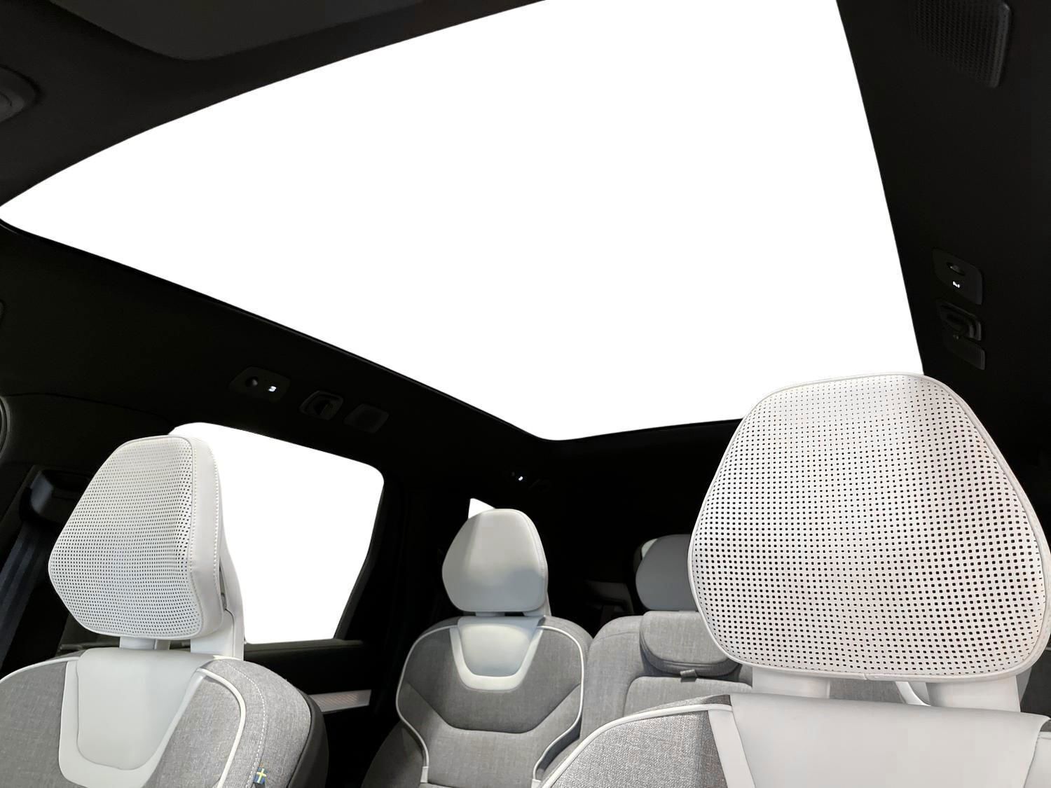 Grå Volvo EX90 fra 2025