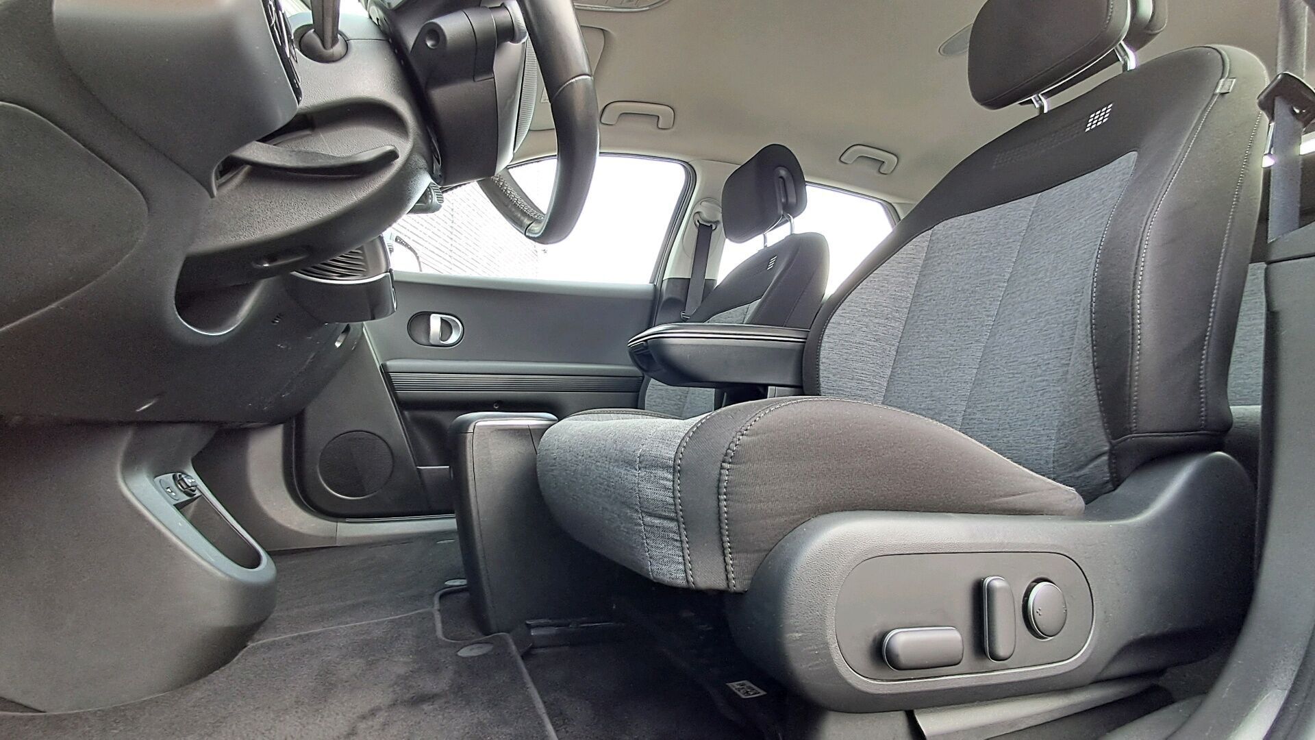 Hyundai Ioniq 5 Electric 77,4 kWh Essential 229HK 5d Aut.