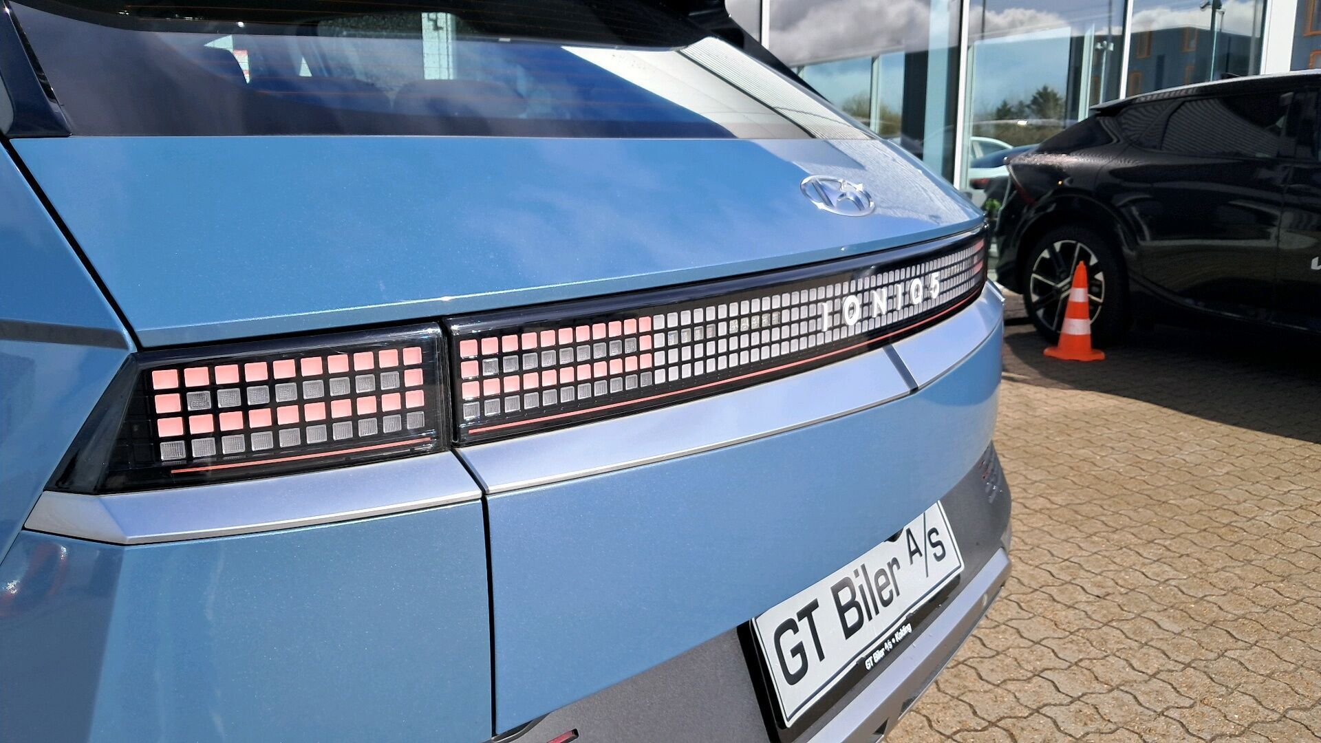 Blå Hyundai Ioniq 5 fra 2022