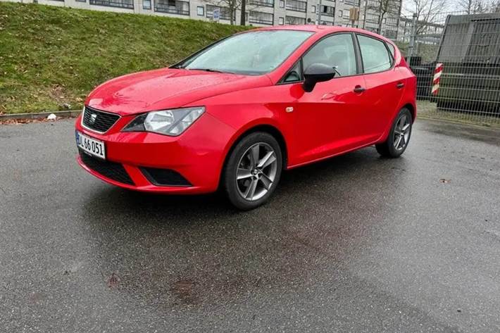 Rød Seat Ibiza fra 2016