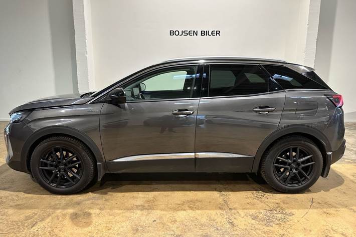 Grå Peugeot 3008 fra 2021