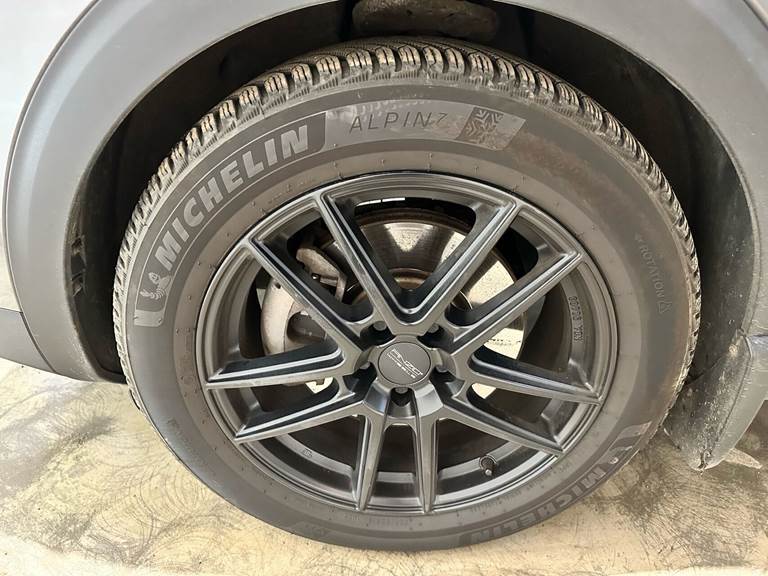 Peugeot 3008 1,6 PureTech Plugin-hybrid First Selection EAT8 225HK 5d 8g Aut.