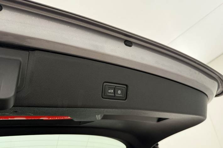 Grå Audi Q4 fra 2021