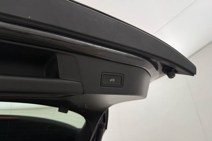 Grå VW ID.4 fra 2021