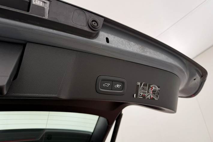 Grå Volvo XC40 fra 2021