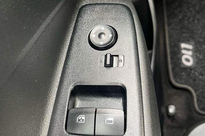 Blå Hyundai i10 fra 2020