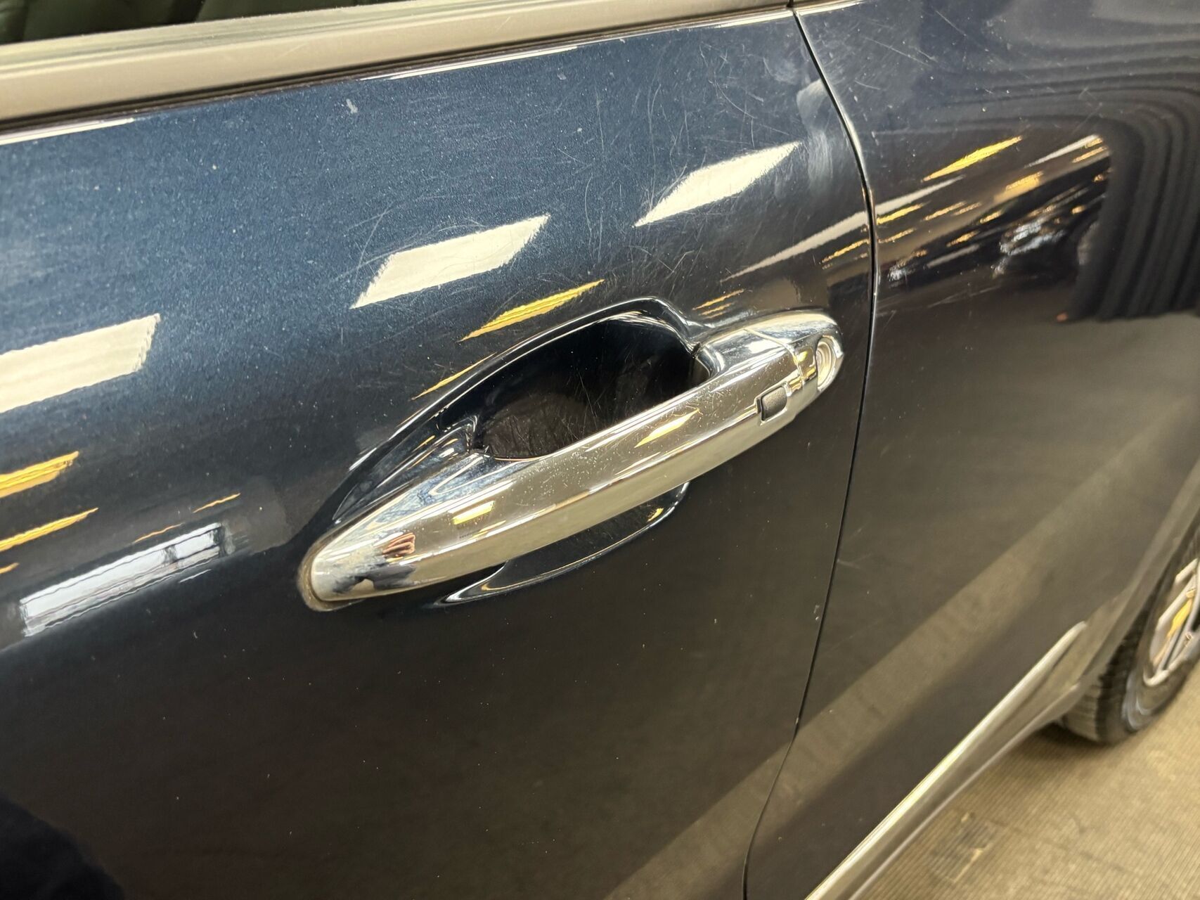 Blå Kia Niro fra 2019