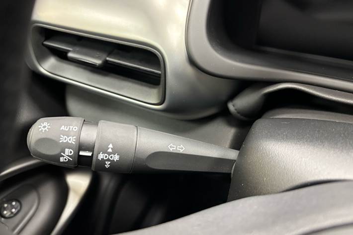 Gul Jeep Avenger fra 2023