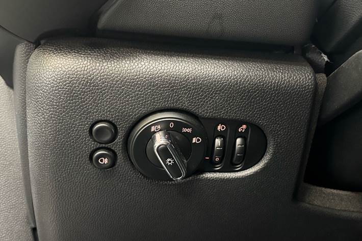 Hvid Mini Cooper fra 2022