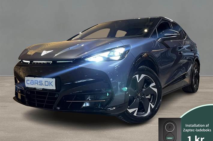 Blå Cupra Tavascan fra 2025 set udefra