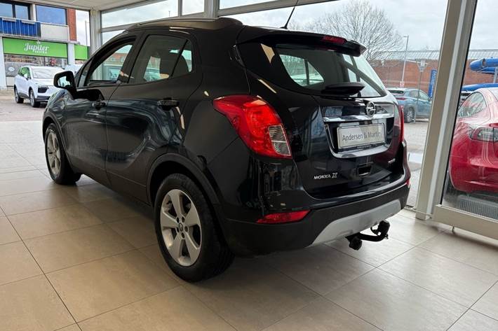 Sort Opel Mokka X fra 2018
