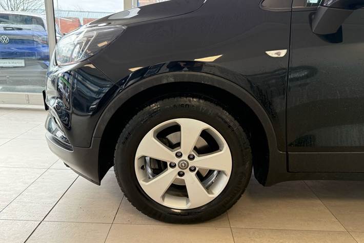 Sort Opel Mokka X fra 2018