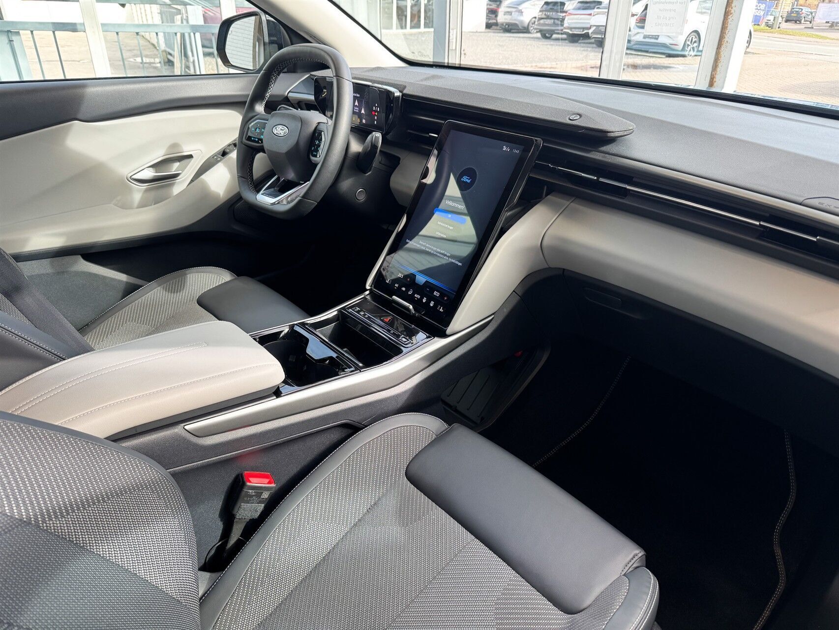 Ford Explorer EL UR Select RWD 286HK 5d Aut.