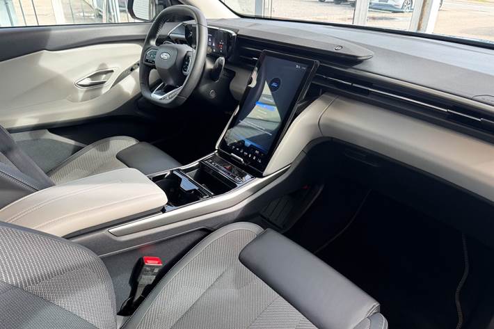 Blå Ford Explorer fra 2024