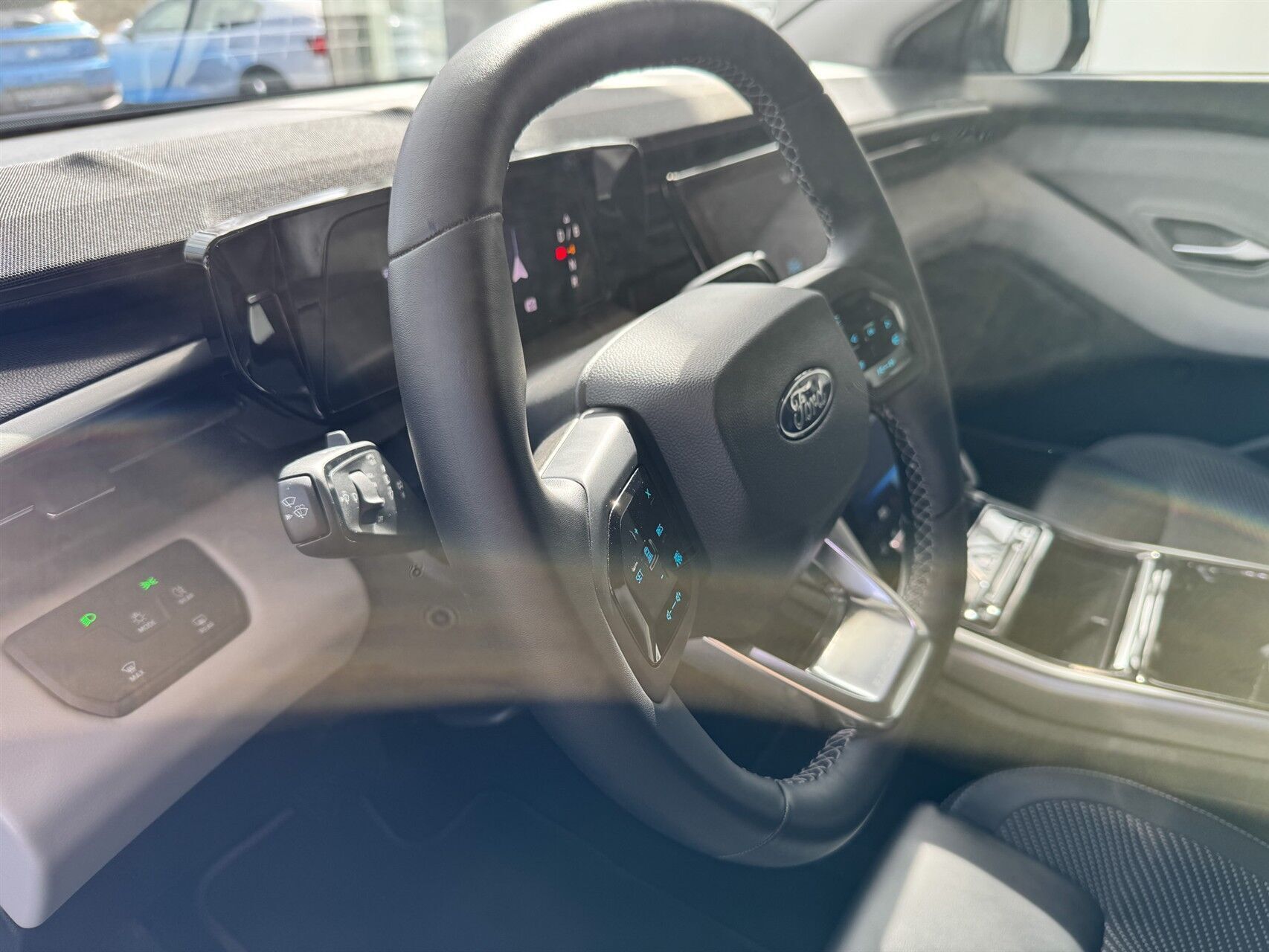 Blå Ford Explorer fra 2024
