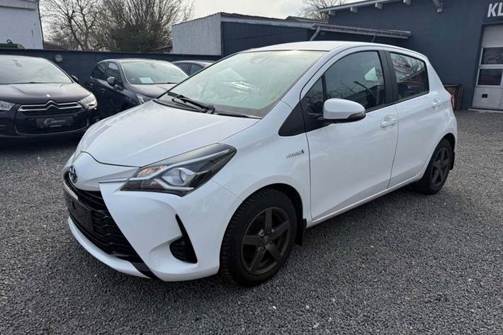 Grøn Toyota Yaris fra 2017