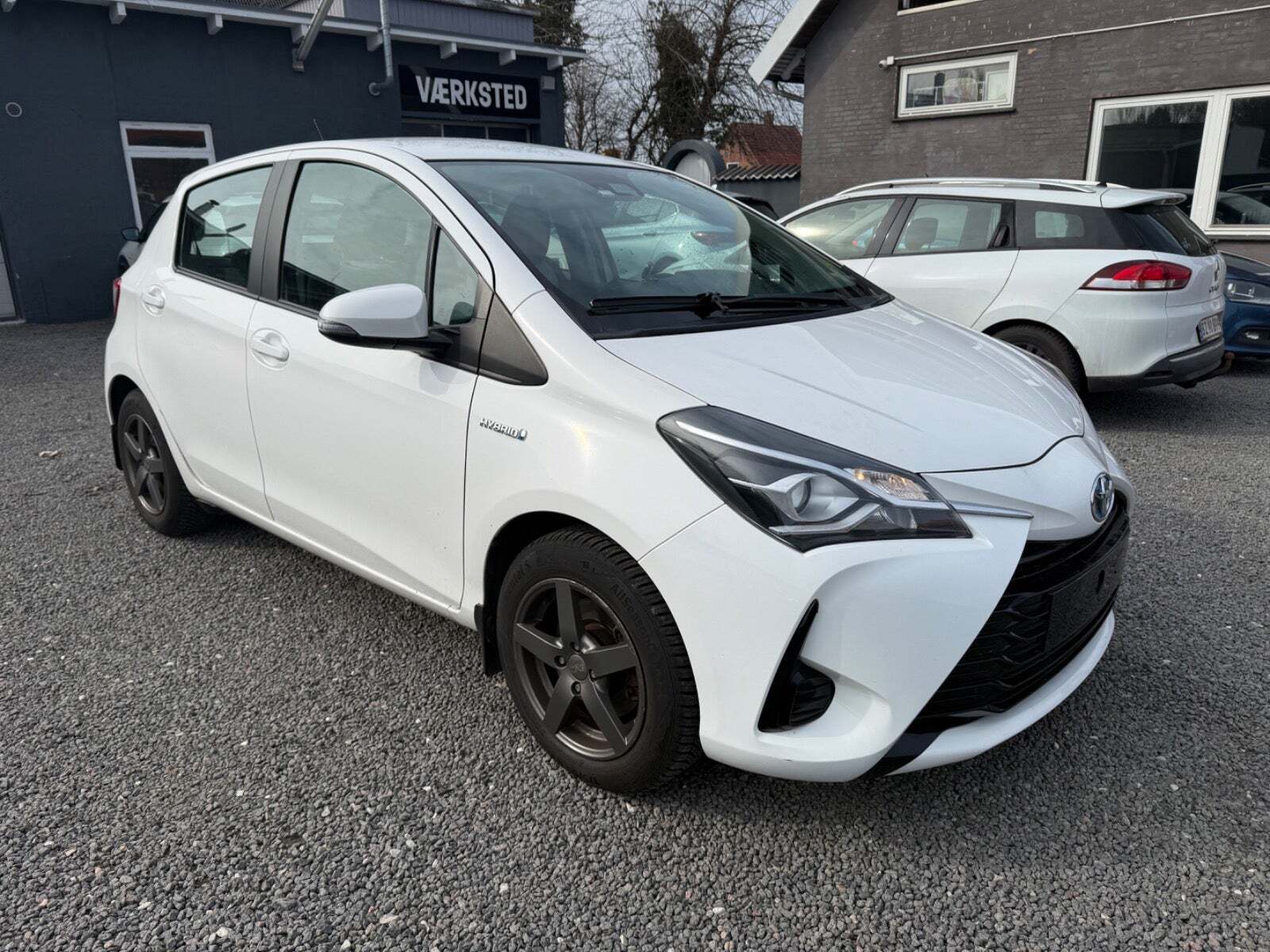 Grøn Toyota Yaris fra 2017