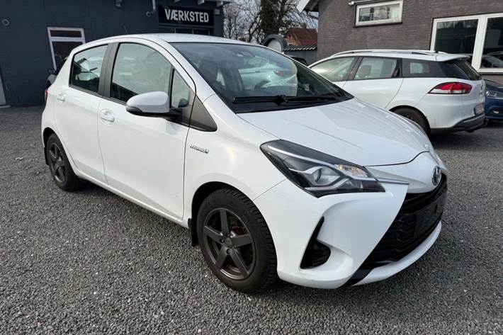 Grøn Toyota Yaris fra 2017
