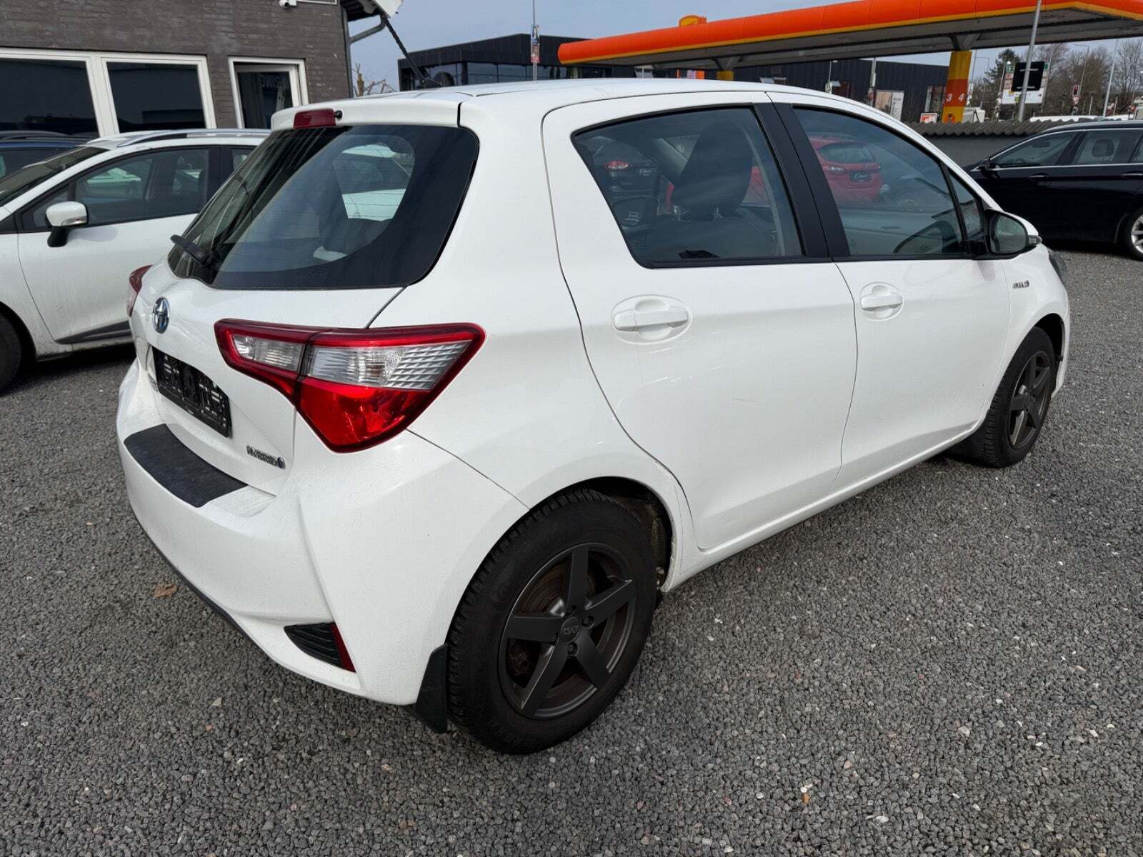 Grøn Toyota Yaris fra 2017
