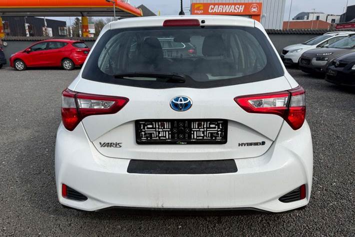 Grøn Toyota Yaris fra 2017