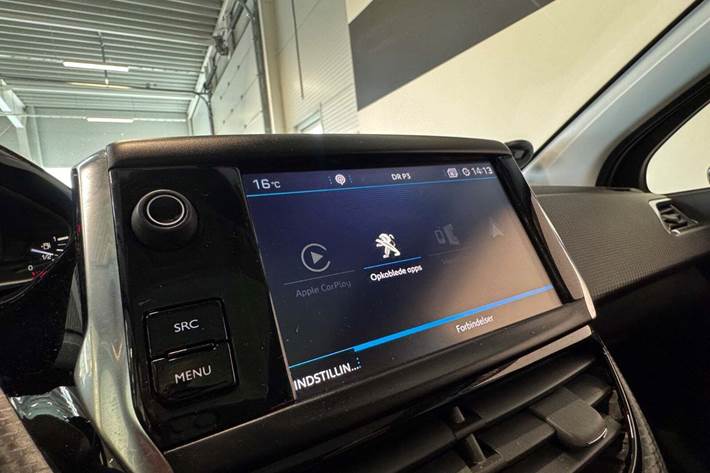 Blå Peugeot 208 fra 2019