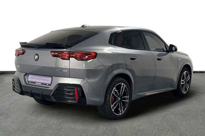 Grå BMW iX2 fra 2025