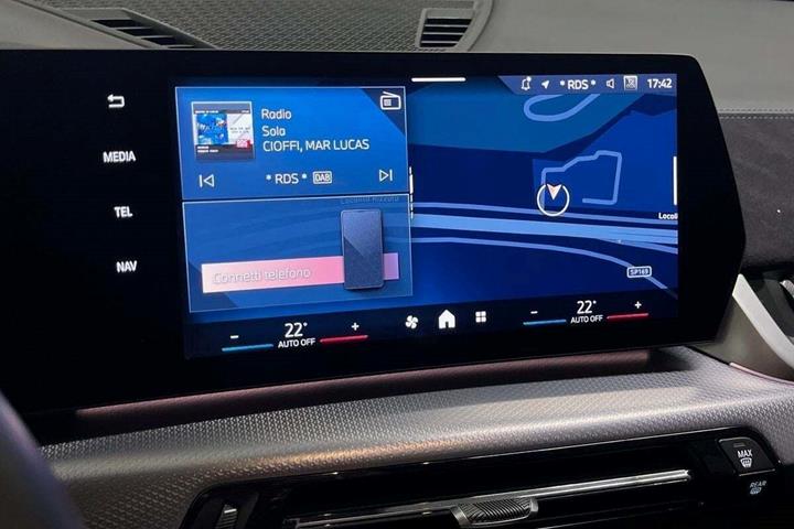 Grå BMW iX2 fra 2025