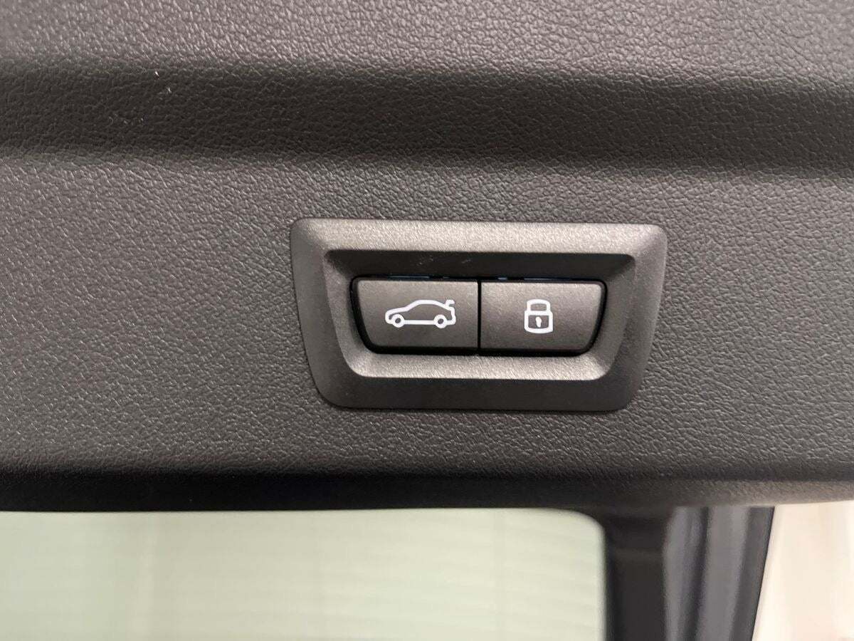 Grå BMW iX2 fra 2025