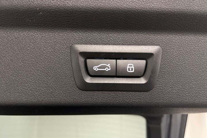 Grå BMW iX2 fra 2025