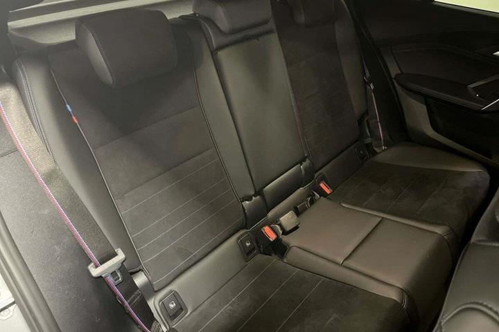 Grå BMW iX2 fra 2025