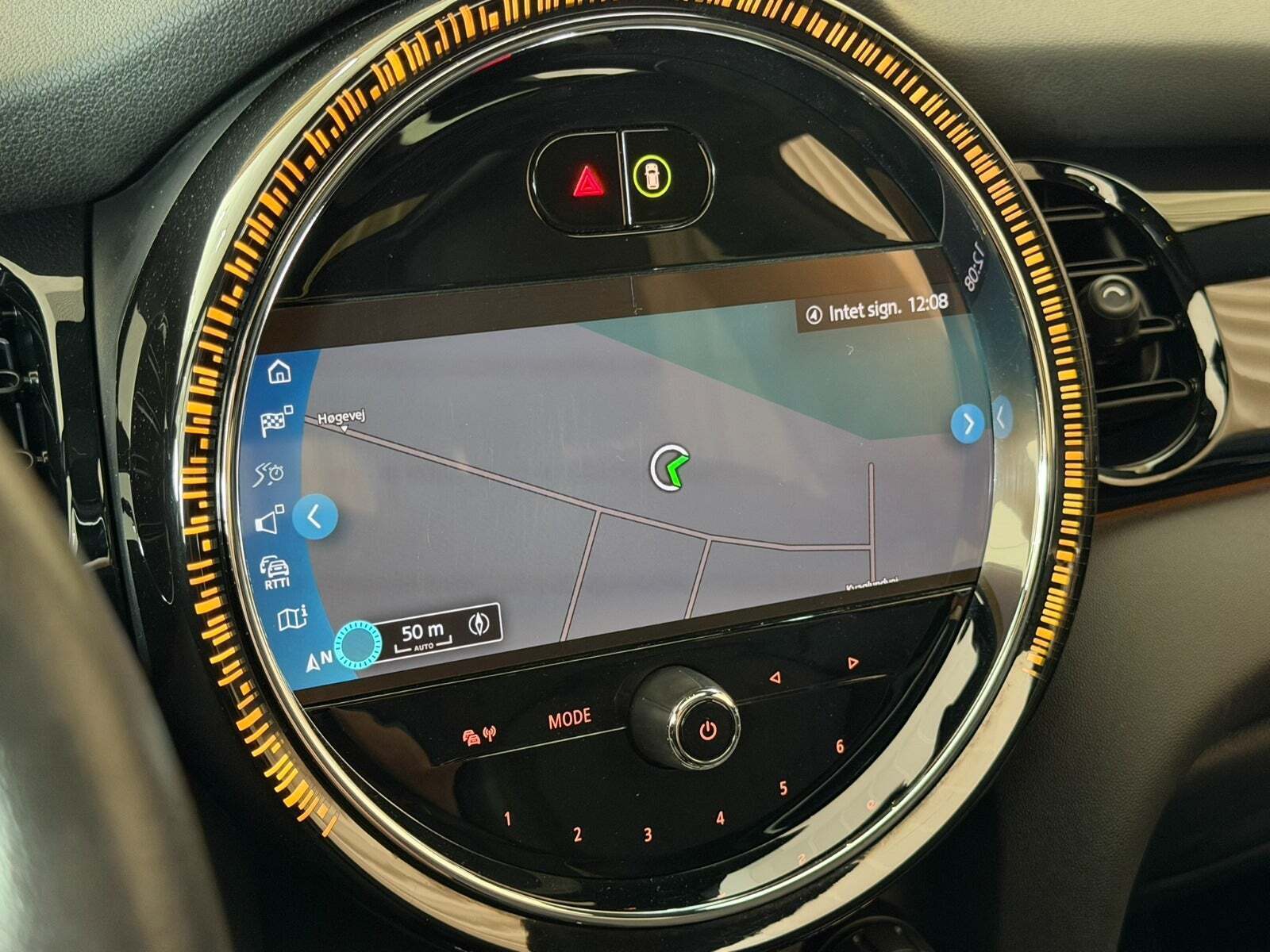 Hvid Mini Cooper SE fra 2023