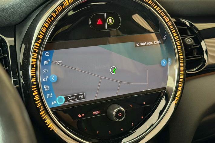 Hvid Mini Cooper SE fra 2023