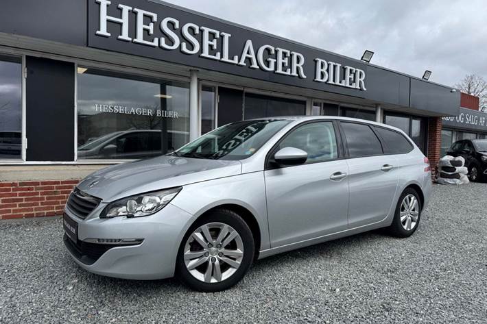 Sølv Peugeot 308 fra 2017