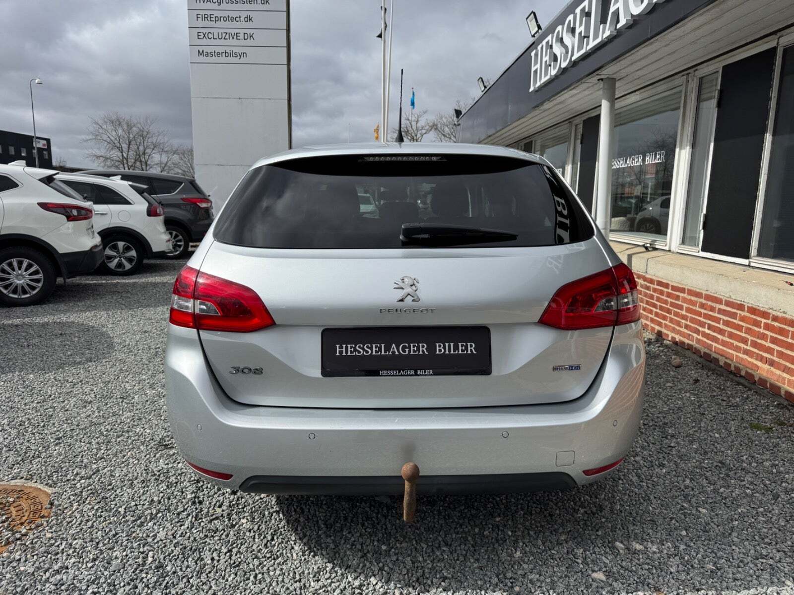 Sølv Peugeot 308 fra 2017