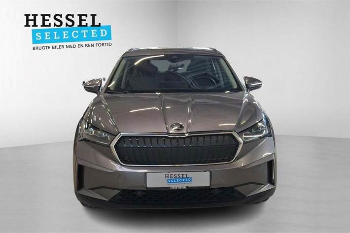 Grå Skoda Enyaq fra 2023