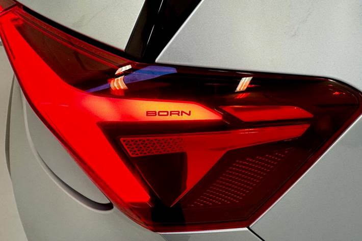 Grå Cupra Born fra 2024