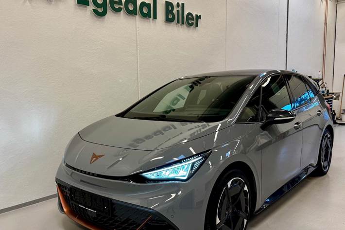 Grå Cupra Born fra 2023