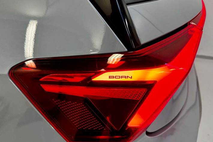 Grå Cupra Born fra 2023