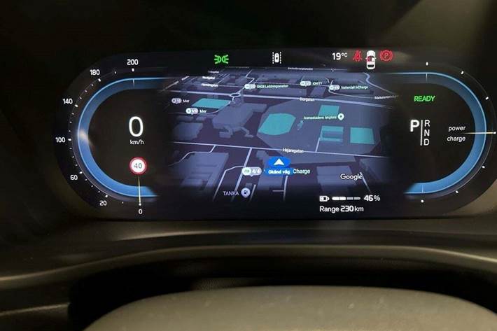 Grå Volvo EC40 fra 2025