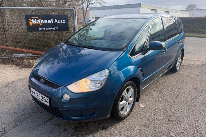 Grøn Ford S-MAX fra 2006