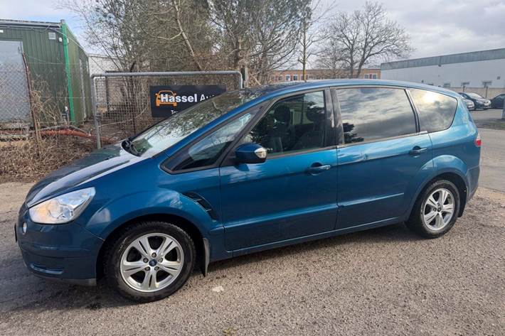 Grøn Ford S-MAX fra 2006
