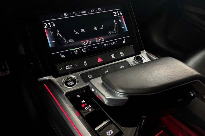 Sort Audi Q8 e-tron fra 2024