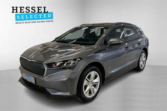 Grå Skoda Enyaq fra 2023 set udefra