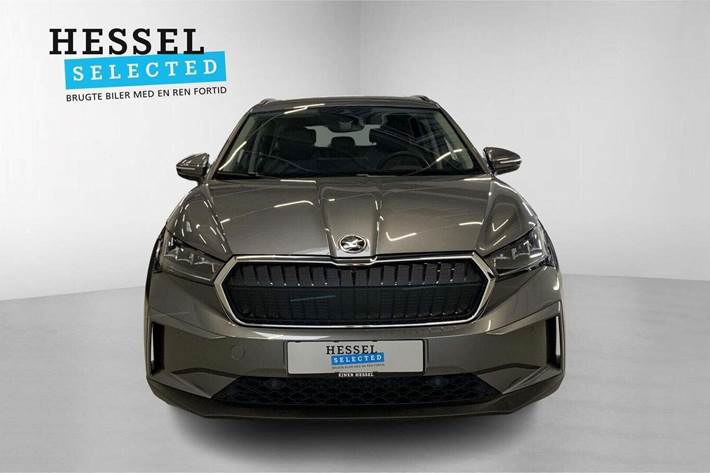 Grå Skoda Enyaq fra 2023