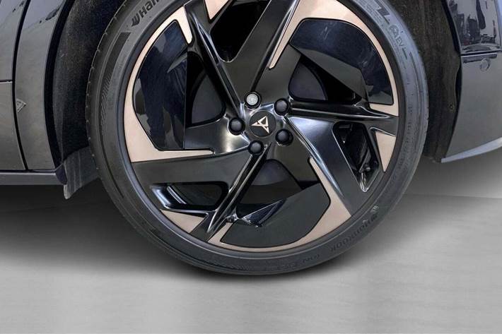 Blå Cupra Tavascan fra 2025