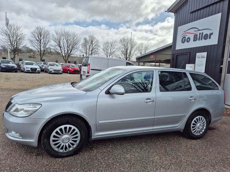 Skoda Octavia 1,6 TDi 105 Ambiente Combi