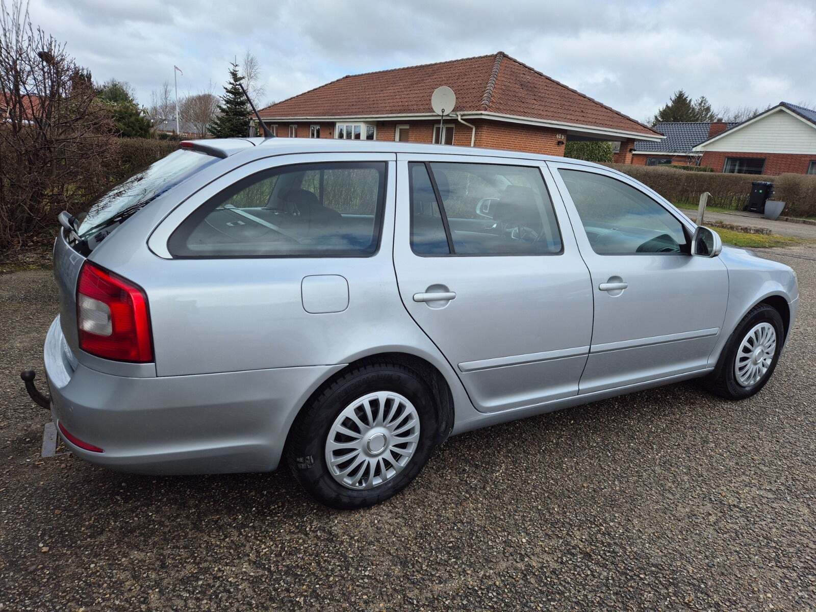 Skoda Octavia 1,6 TDi 105 Ambiente Combi